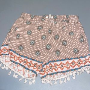 like new never worn pattern shorts